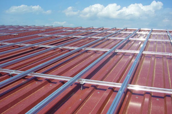 Unterkonsrtuktion für PV-Module auf einem Hallendach